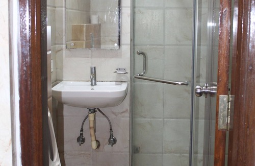 Malviya Nagar Hotel | Flourish Inn Saket opposite Max Hospital