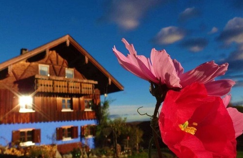 Schwanden House | Flower Oasis Allgäu Comfortable holiday residence