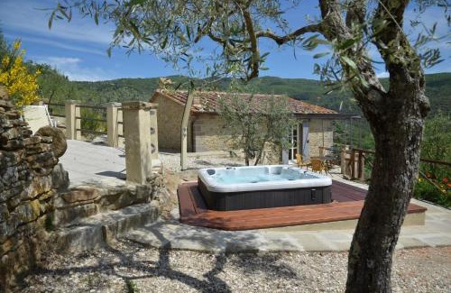 Cortona Villa | Fonte Comelia