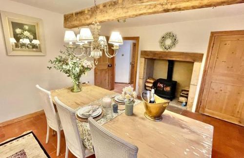 Upper Slaughter House | Fordview Cottage is full of Cotwolds Charm