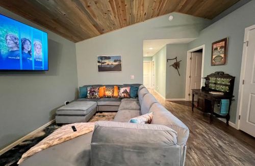 Rockaway Beach House | Forest cottage - secluded, hot tub, walk to beach