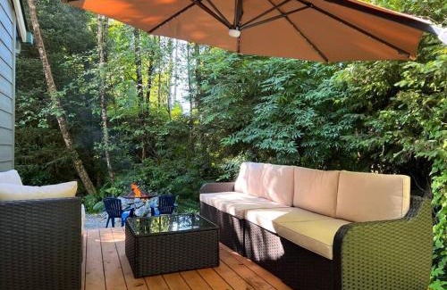 Rockaway Beach House | Forest cottage - secluded, hot tub, walk to beach