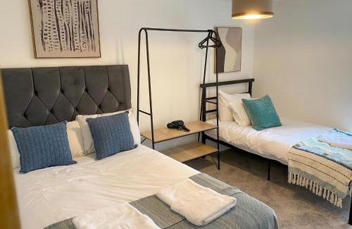 Cwmafan Apartment | Forest House by STAE-Homes