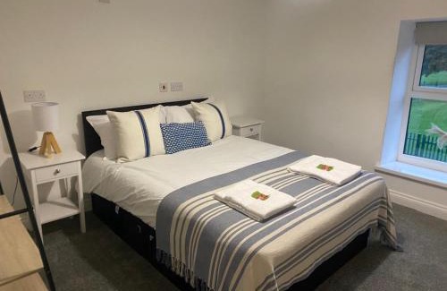 Cwmafan Apartment | Forest House by STAE-Homes