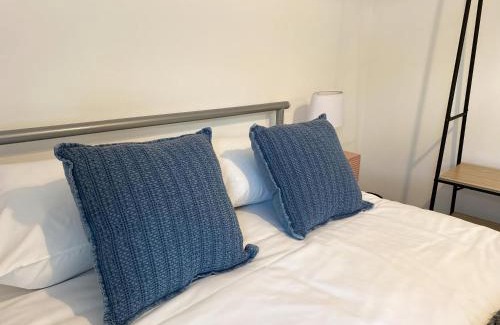 Cwmafan Apartment | Forest House by STAE-Homes