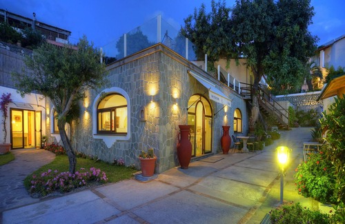 Succhivo Bed & Breakfast | Forio- Ischia With a Breathtaking View of Citara for 6 in Communicating Rooms