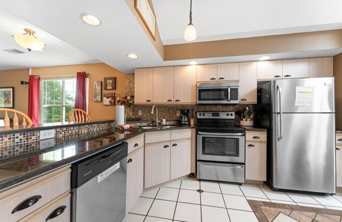Branson Condo | Fort Taneycomo - Updated 2 bed/2 bath condo located at Fall Creek Resort!