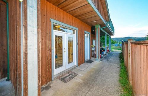 Langley House | Fort Wine Burrow, Entire Private Estate Home