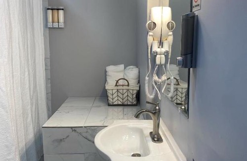 Society Hill Apartment | Fossettes