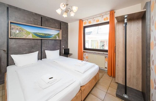Osann-Monzel House | Four-bed room - Hotel Moselsteig eK