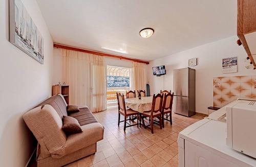 Brna Apartment | Four-bedroom apartment with terrace and sea view Brna, Korčula (A-10057-a)