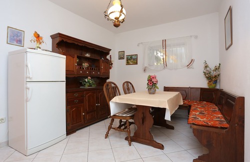 Tice Apartment | Four-bedroom apartment with terrace and sea view Nemira, Omiš (A-4652-a)