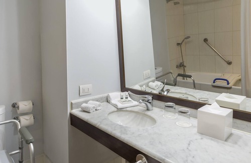 Providencia Hotel | Four Points by Sheraton Santiago
