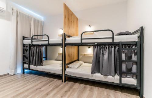 Lugo Hostel | Four Rooms Hostel