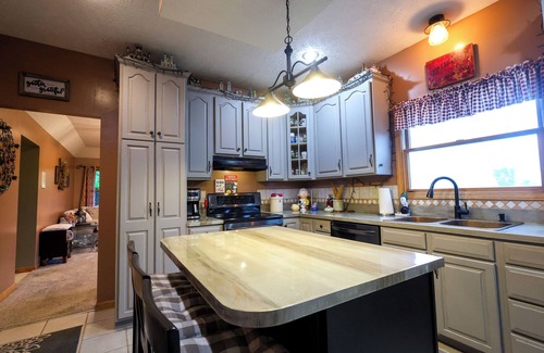 Lexington Other | Fox Haven Sleeps 10 Mid-Ohio Raceway, OSR, Snow Trails Ski Resort, BibleWalk…