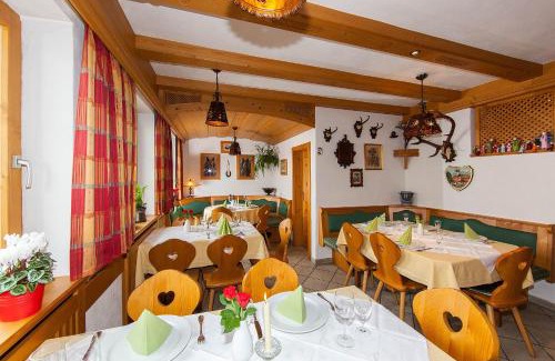 Wallgau Hotel | Frühstückspension Gästehaus Zum weissen Rössl