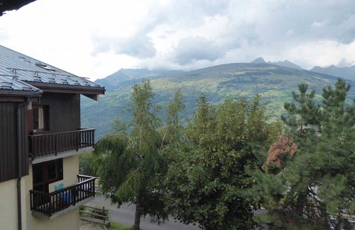 Montchavin Apartment | Cozy 2-Room Apartment Near Slopes with Balcony, Sleeps 5
