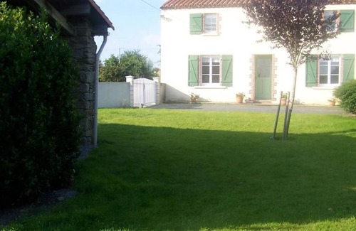 Saint-Martin-des-Tilleuls House | 98 m² House ∙ 3 bedrooms ∙ 6 guests
