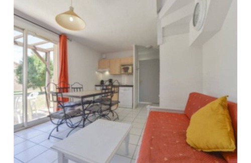 Saint-Saturnin-les-Avignon Apartment | 40 m² Apartment ∙ 2 bedrooms ∙ 6 guests