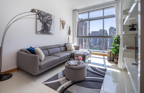 Dubai Marina Apartment | Frank Porter - Iris Blue