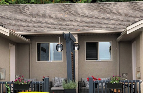 Regional District of Nanaimo Resort | FREE kIds kayak included with Beachfront 2bdrm Hot tub, bonfires, oysters/clams