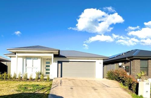 Dubbo House | Fresh Built Spacious Retreat