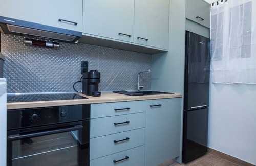 Athens Apartment | Fresh Modern 1 Bd Apt in Vibrant Patisia