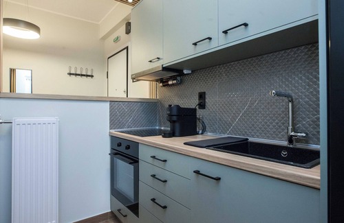 Athens Apartment | Fresh Modern 1 Bd Apt in Vibrant Patisia