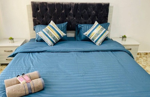 Suwailih Apartment | Fresh Remodel Apt with New AC
