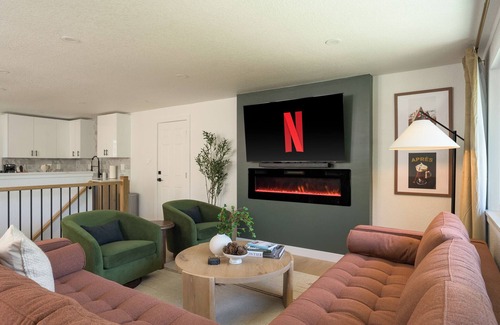 Westminster House | Freshly remodeled home in Westminster. HotTub, Movie Theater, Pool Table, Arcade