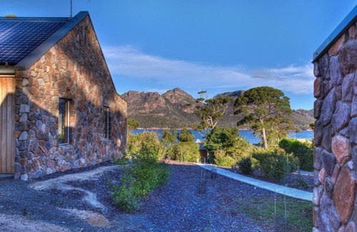 Coles Bay Apartment | Freycinet Stone Studio 6