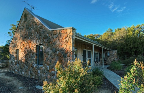 Coles Bay Apartment | Freycinet Stone Studio 6