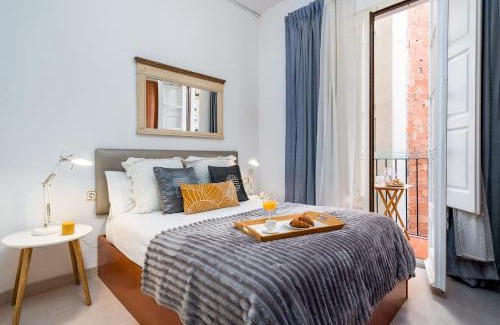 La Sagrada Familia Apartment | Fridays Flats Whisper-quiet Near Sagrada's Heart