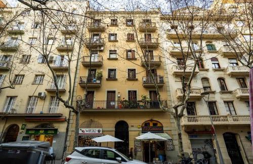 La Sagrada Familia Apartment | Fridays Flats Whisper-quiet Near Sagrada's Heart