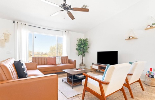 Twentynine Palms House | Friends and Family! 29 Palm Oasis 3mi to Joshua Tree