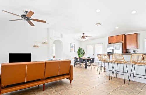 Twentynine Palms House | Friends and Family! 29 Palm Oasis 3mi to Joshua Tree