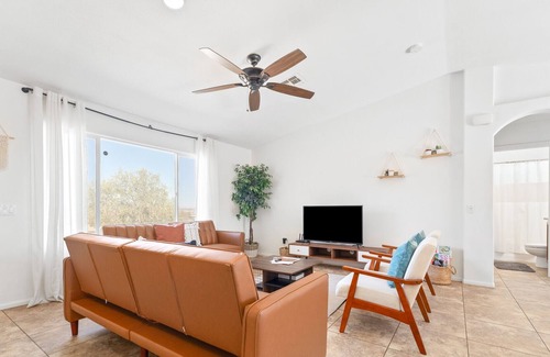 Twentynine Palms House | Friends and Family! 29 Palm Oasis 3mi to Joshua Tree
