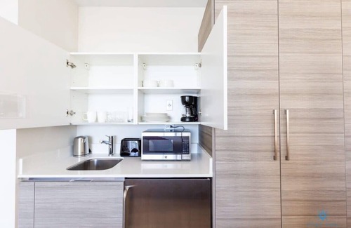 Hollywood Condo | Front Bay View, Enjoy Sunsets, Amazing Pool