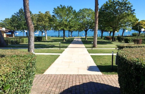 Monte House | Front Lake Resort Le Corti del Lago by Interhome