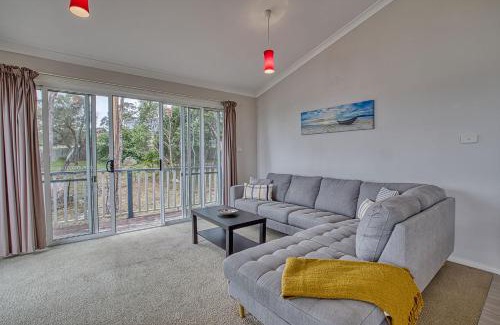 Binalong Bay House | Front Row Beachfront