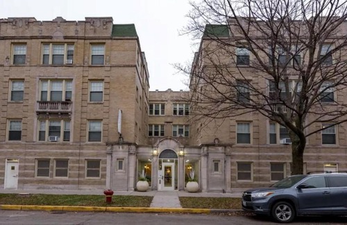 Kenwood Apartment | FRONTDESK Open 1 BR Apt 6 miles to Downtown
