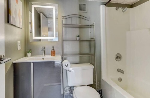 Gayborhood Apartment | Frontdesk | Spacious 1 BR in Midtown