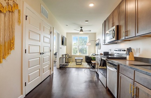 University Apartment | FRONTDESK The Marshall Campus Apts Louisville