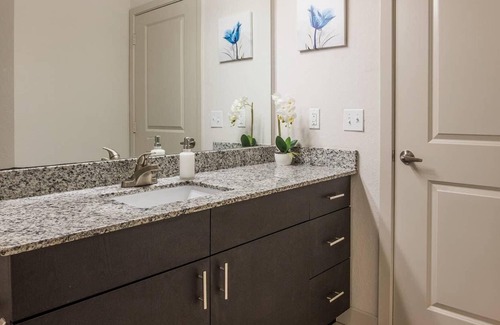 Golden Glades - The Woods Apartment | Frontdesk | Trendy 1BR Apt w/ Balcony