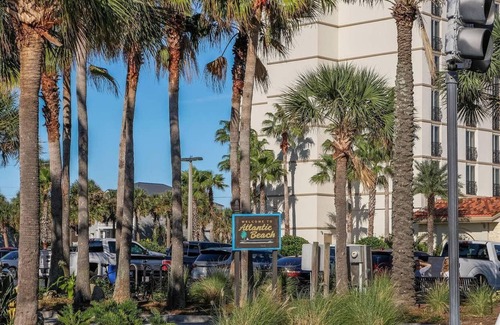 Golden Glades - The Woods Apartment | Frontdesk | Trendy 1BR Apt w/ Balcony