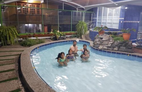 Banos de Agua Santa Hotel | Fuentes del Volcán