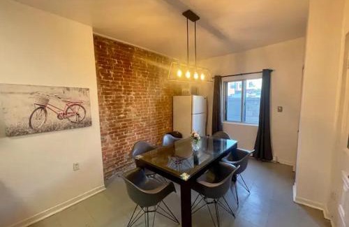 Mile End House | FULL KITCHEN 12MIN From DTOWN Room B