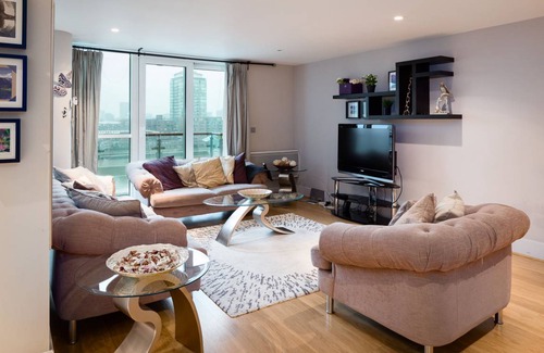 Vauxhall Apartment | Full river view 3-bedroom very large flat