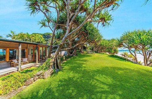 Byron Bay House | Fuller Holidays - Belongil Beachside Cottage