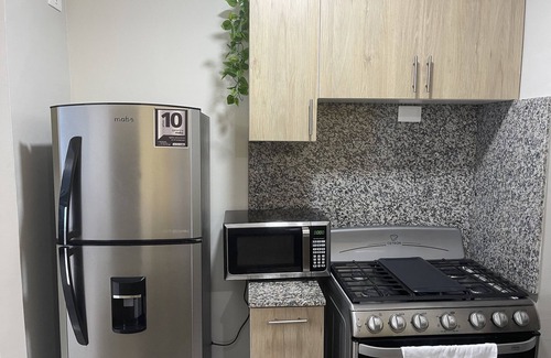 Villa Hermosa Condo | Fully furnished Cozy😌 & Lovely 3/2 condo w/Pool & Private Terrace